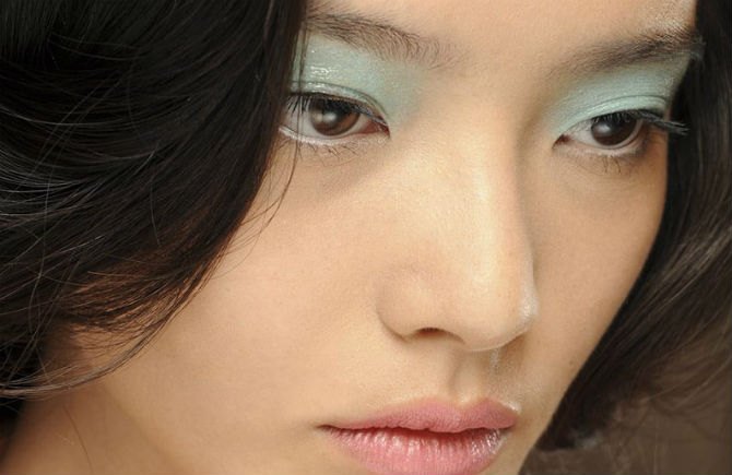 Denizden İlham Alan Göz Makyajı