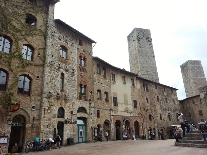 San Gimignano Meydanı